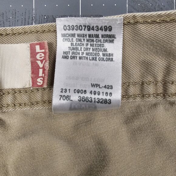 Levis Cargo Shorts Mens 36x10 Tan Baggy Loose Y2K 90s Streetwear Skater Preppy - Picture 7 of 14